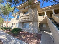Building Photo - Charming 2 Bed/2Bath Condo nestled in this beautiful Green Valley Community!