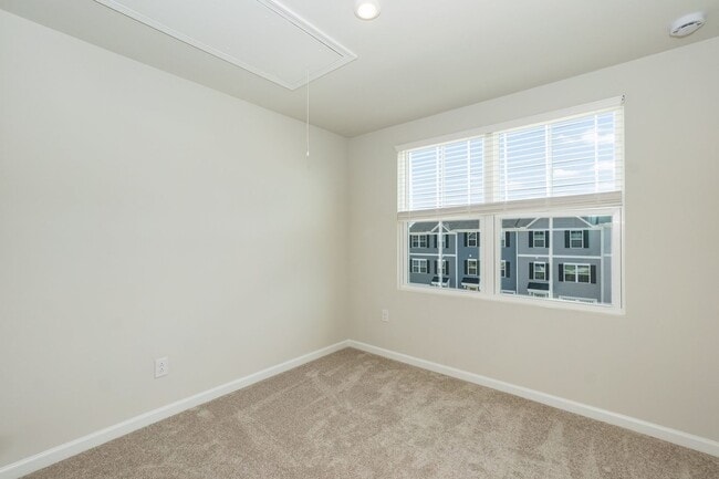 Building Photo - Brand New End-Unit Townhome in Raleigh