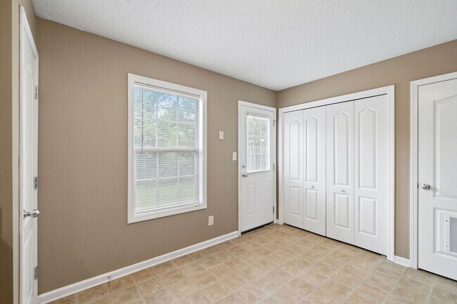 Building Photo - 524 Patriot Park Ct