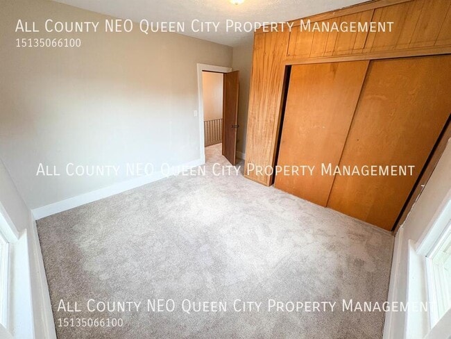 Building Photo - 22 E Siebenthaler Ave