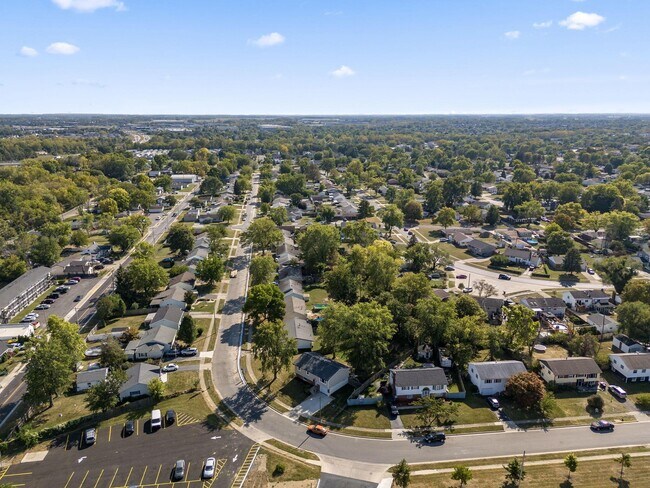 Building Photo - 299 Lombard Rd