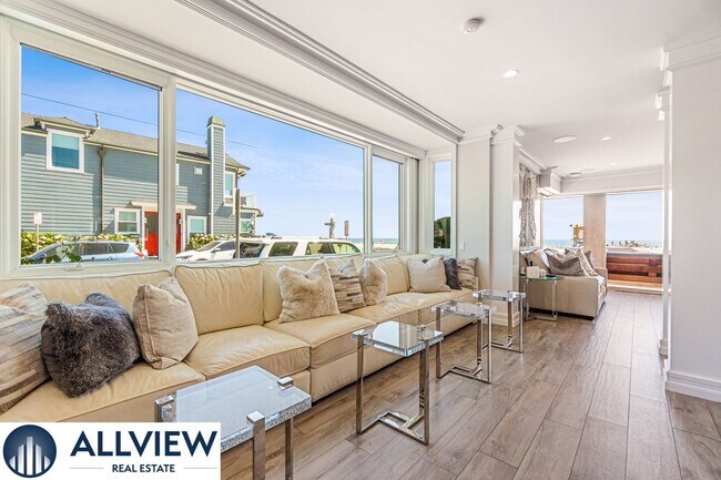 Building Photo - Stunning Beach House located on Newport Beach Boardwalk- 30+ Day Rental!