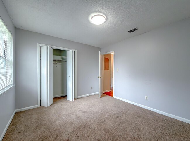 Building Photo - 5524 Sullivan Rd