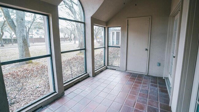 Building Photo - 4144 Greystone Way