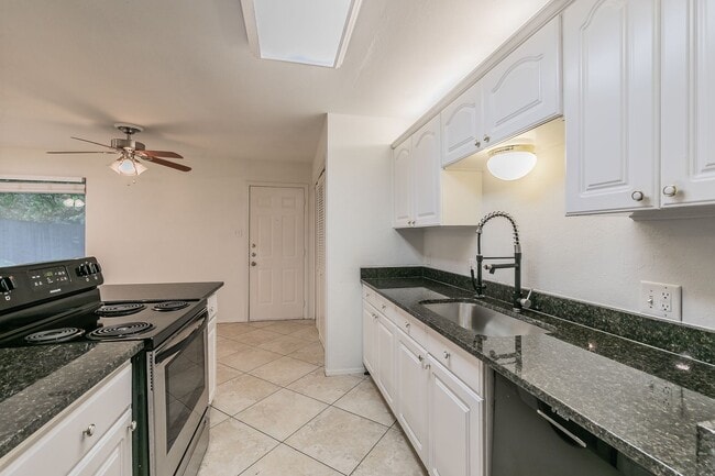 Building Photo - Charming and Updated Home in White Settlement