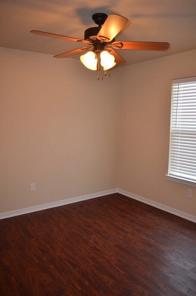 Building Photo - 1802 Tru Trail