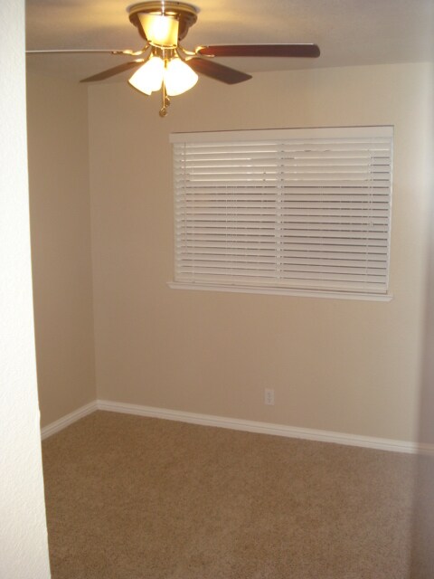Building Photo - 1421 Everett Way