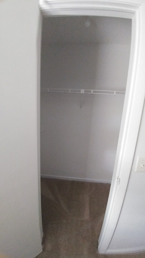 Building Photo - Newly Renovated Beautiful 2 Bedroom Home