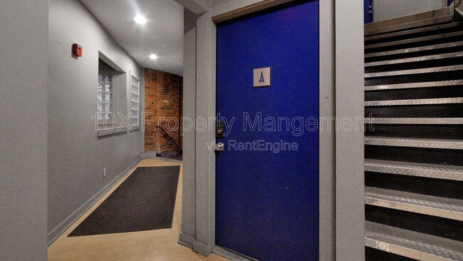 Building Photo - 978 N High St