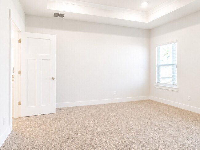 Building Photo - 6242 Jenks Dr