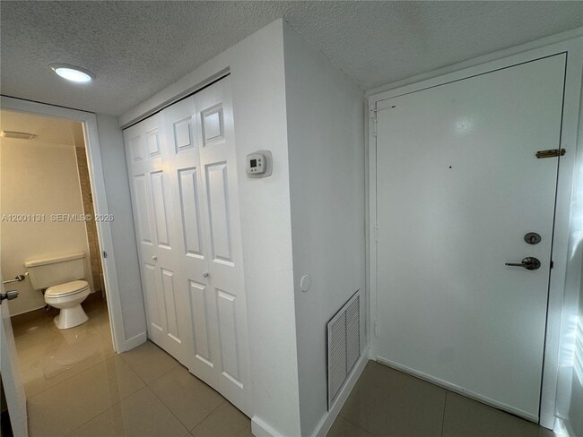 Building Photo - 13120 SW 92nd Ave