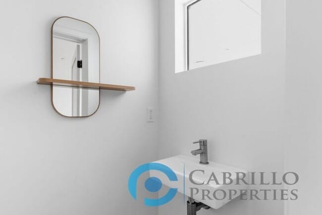 Building Photo - 6640 Valjean Ct