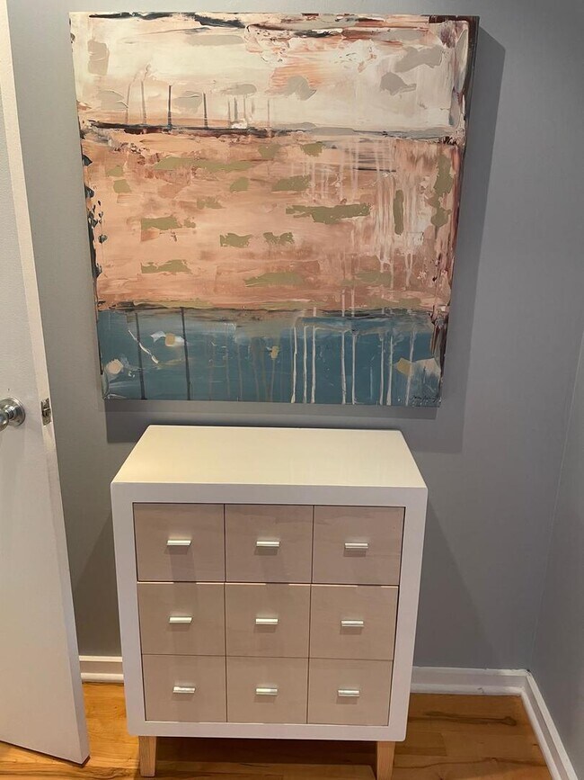 Building Photo - 40 E 9th St