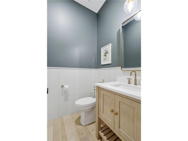 Building Photo - 6201 Gustavus Dr
