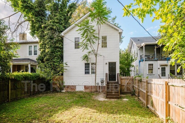 Building Photo - 2909 2nd Ave