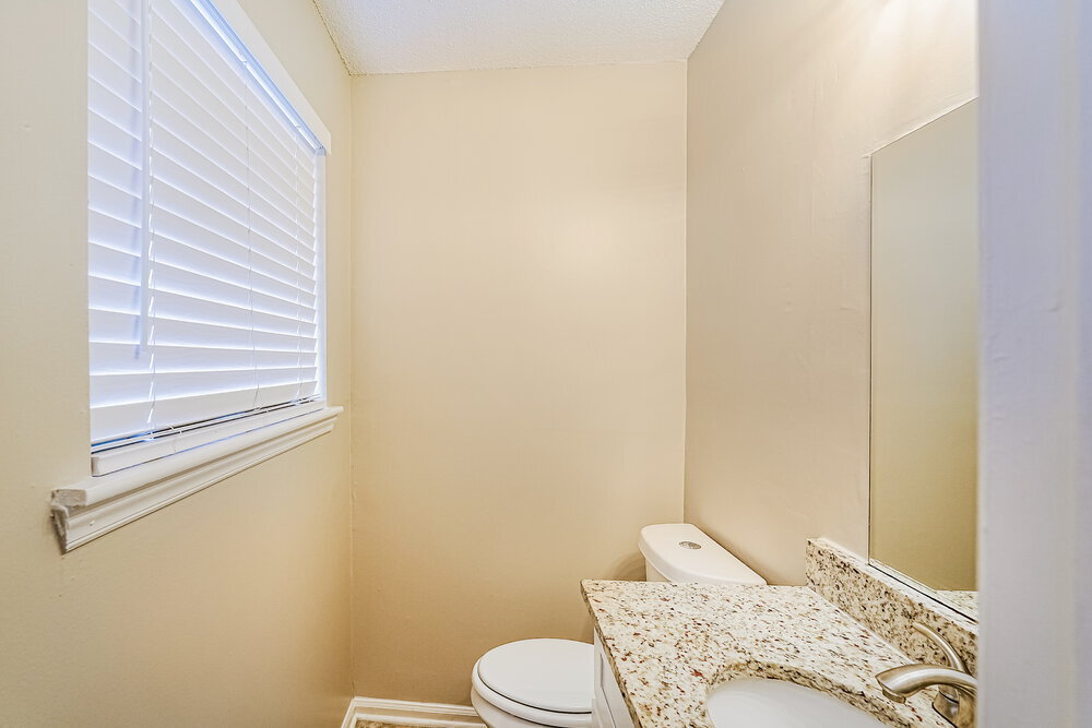 Building Photo - 1325 Turf Dr