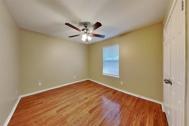 Building Photo - 14518 Enola Dr