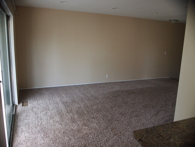 Building Photo - 187 Neptune Dr