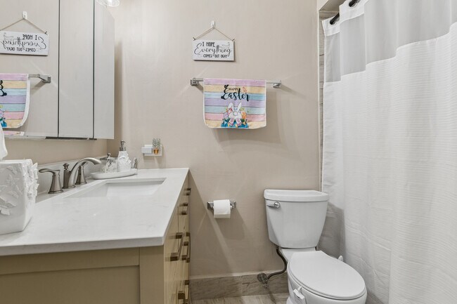 Building Photo - 407 Greenfield Rd