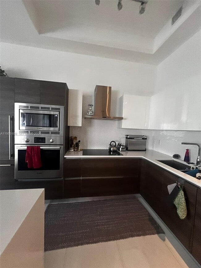 Building Photo - 301 Altara Ave