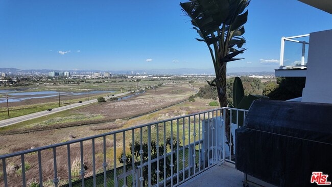 Building Photo - 8120 Billowvista Dr