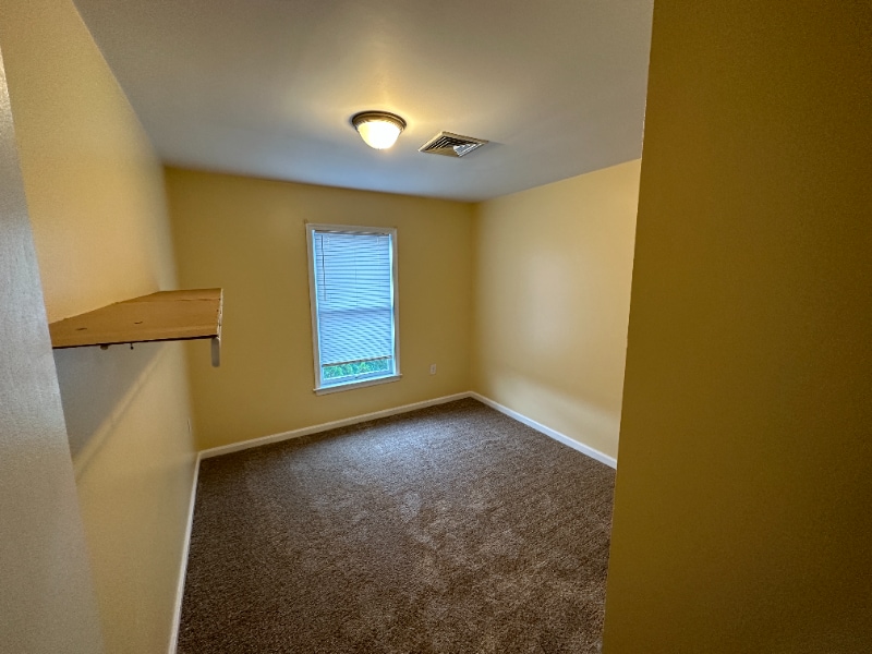 Building Photo - 203 Poplar Dr