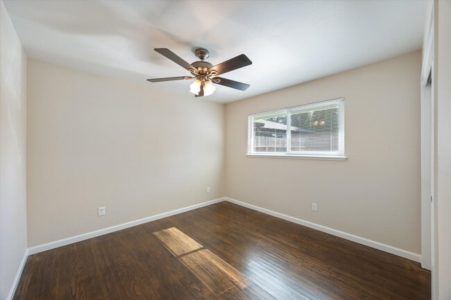Building Photo - 1135 Agatha Way