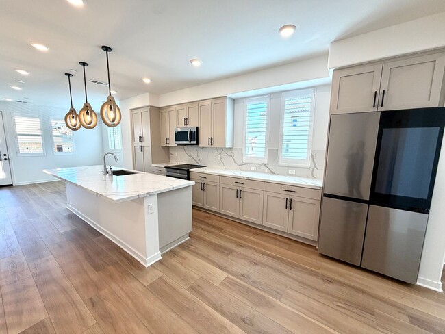 Building Photo - Brand-New Luxury Townhome for Lease in Claremont