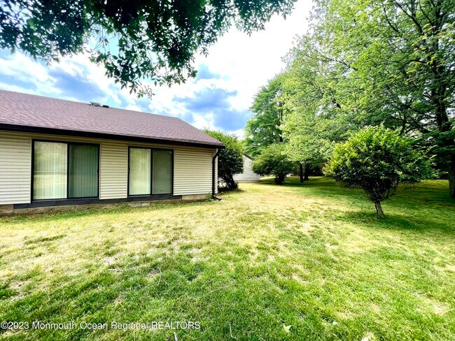 Building Photo - 143 Cross Slope Ct