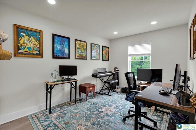 Building Photo - 221 Craig Ave