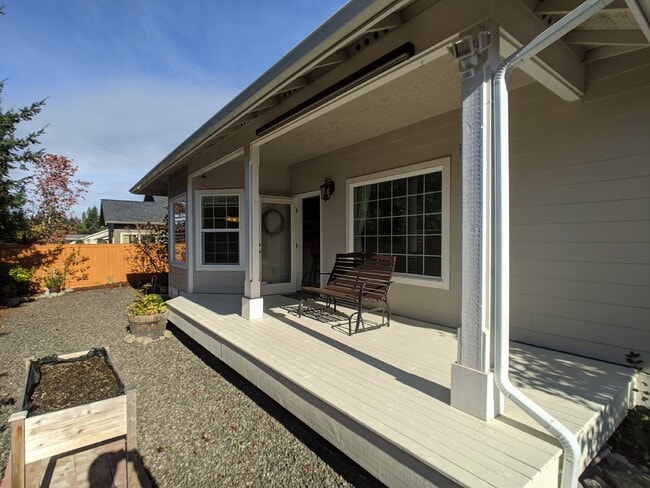 Building Photo - 3 bed 2 bath in Sequim