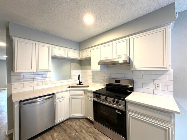 Building Photo - 317 W William Cannon Dr