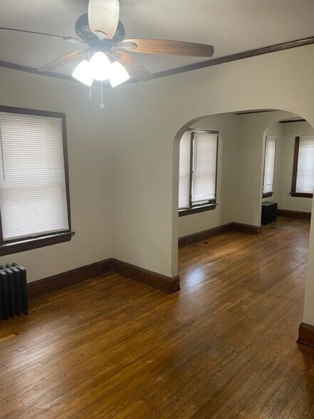 Building Photo - 598 Blaine Ave