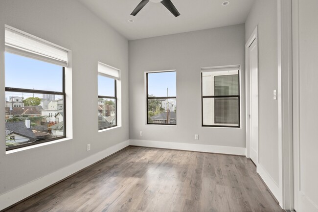 Building Photo - 1615 Wheeler Ave