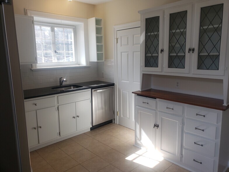 Building Photo - 7900 Germantown Ave