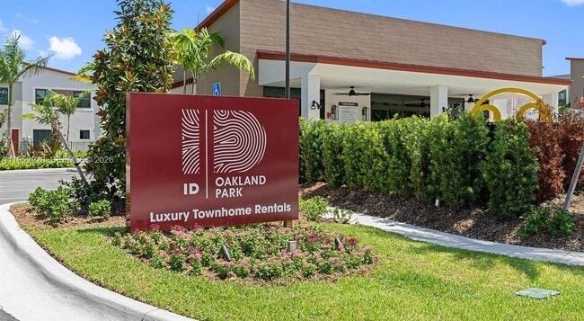 Building Photo - 1001 NE 58th St