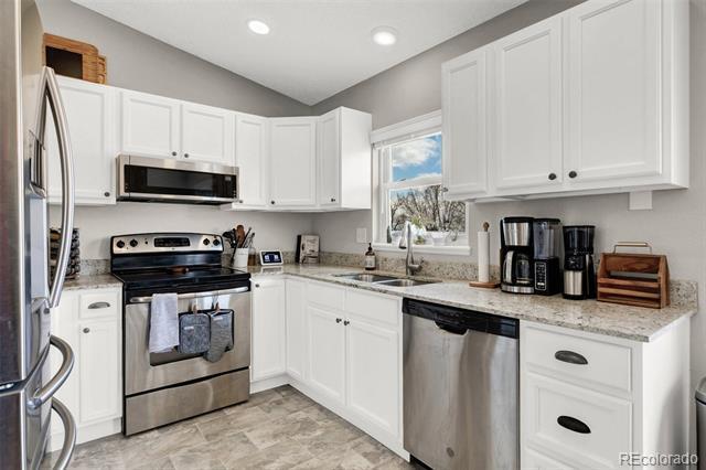 Building Photo - 3240 Post Oak Dr