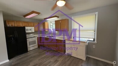 Building Photo - Freshly Updated 3 Bed, 1.5 Bath Home in An...