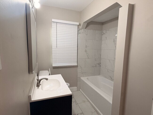 Building Photo - Newly remodeled Detroit home now available!