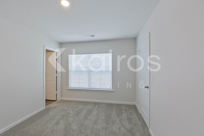 Building Photo - 2137 Banyon Cir