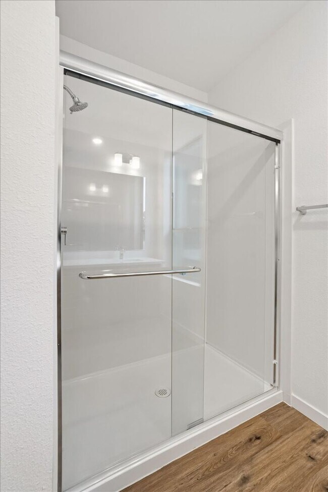 Building Photo - 6117 Bridgecross Dr