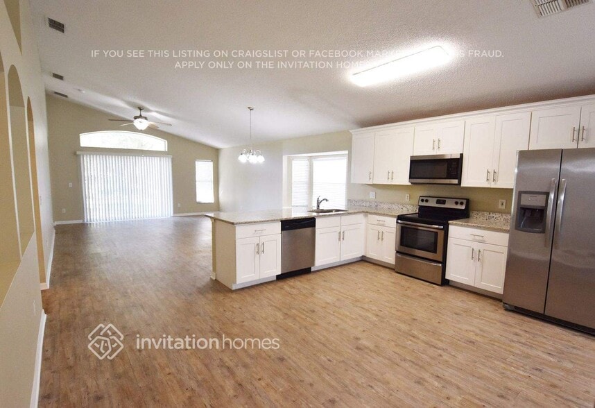 Building Photo - 5581 Los Palma Vista Dr