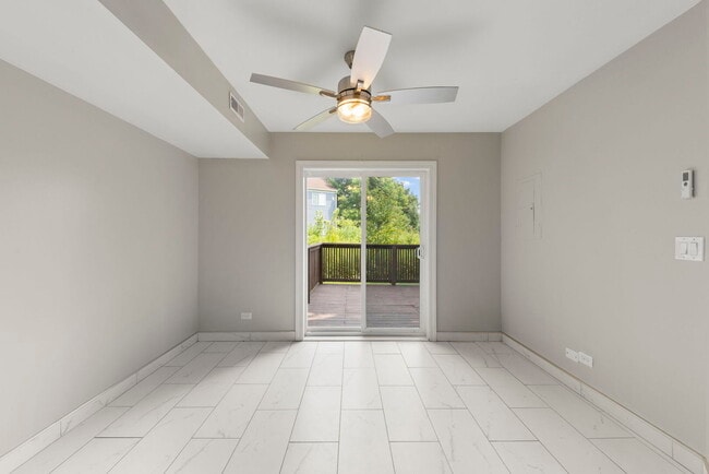 Building Photo - 2661 Prairieview Ln S