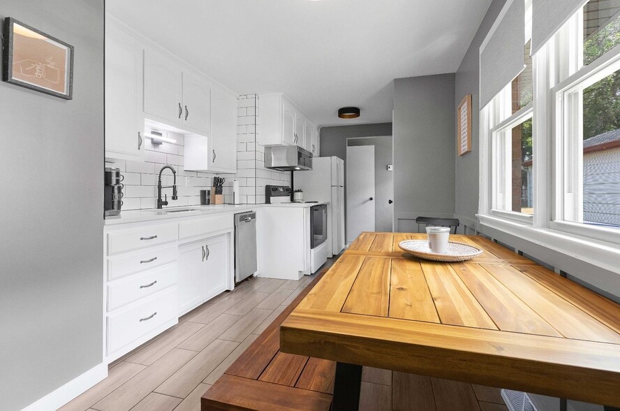 Building Photo - 1446 Pilgrim St