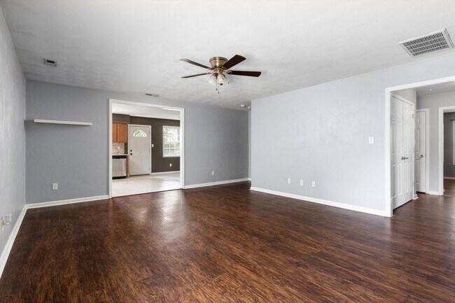 Building Photo - Stylish 3BR/2BA Single-Level Living in Nor...