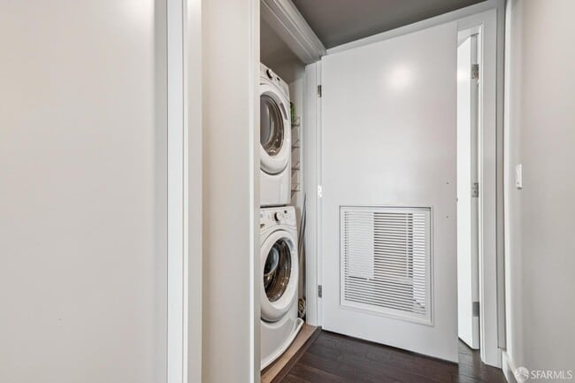 Building Photo - 708 Long Bridge St