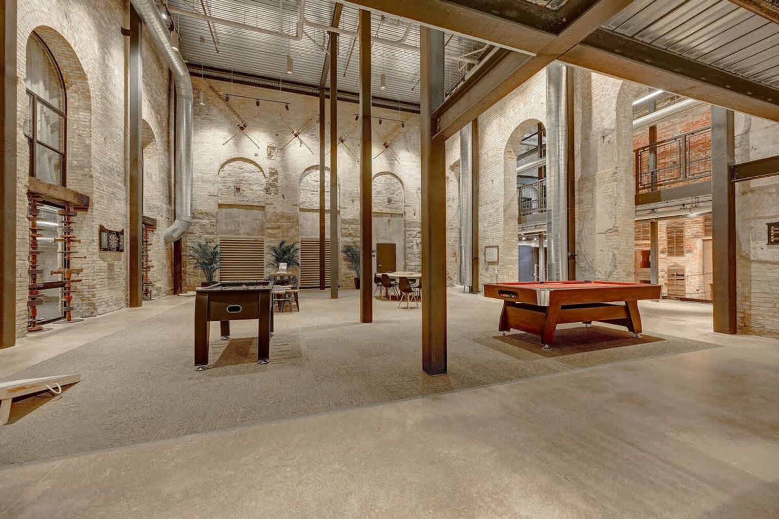 Building Photo - 1009 W Juneau Ave