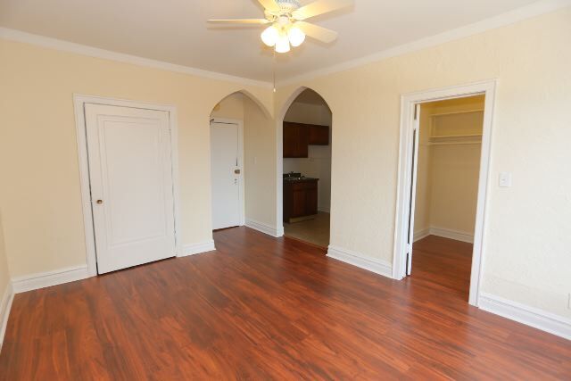 Building Photo - 4834 N Damen Ave