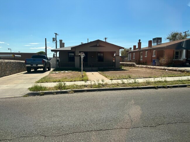 Primary Photo - 3916 Monroe Ave