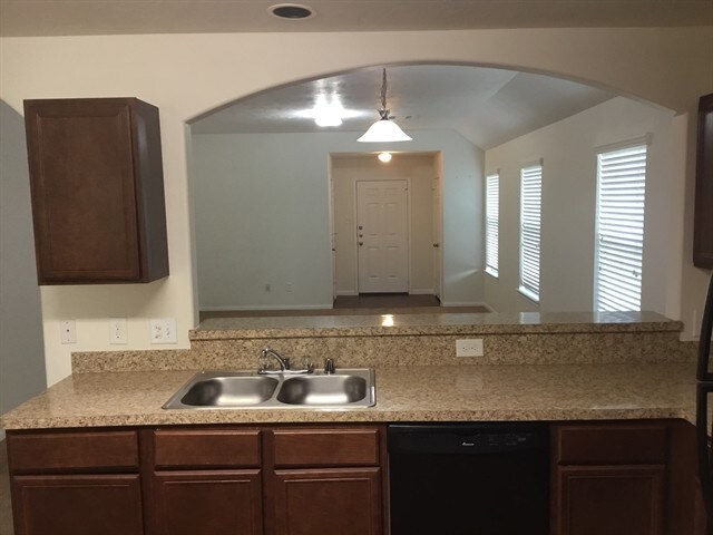 Building Photo - 22371 Queenbury Hills Dr